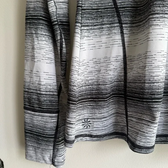 Athleta Running Wild Half Zip 2.0 Stride Size Medium - Picture 4 of 9